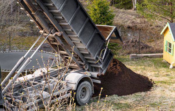 Yard Soil Delivery in Seminole
