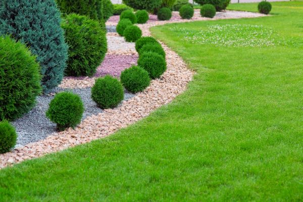 Edging Stones Installation in Seminole
